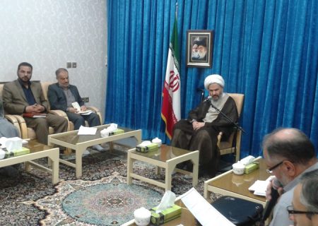 تنها راه مبارزه با تهدیدات فرقه گرایی مسلح کردن جوانان به سلاح توحید و معرفت شناسی است