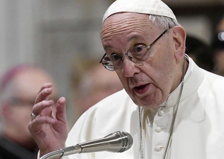 واکنش پاپ به افشای آزار جنسی کودکان توسط کشیش‌های آمریکایی