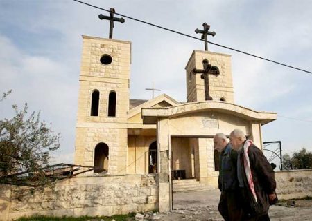 اعتراف یکی از کارشناسان و مجریان شبکه های مسیحی: کلیساها کاباره شده‌اند