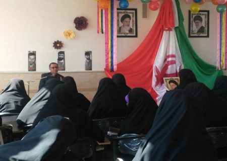 بیشترین لطمه به ادیان الهی را مدعیان دین داری زده‌اند
