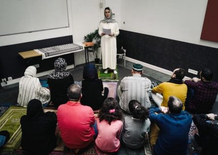 نخستین امام جماعت زن در فرانسه خواستار تفسیر جدید از اسلام شد