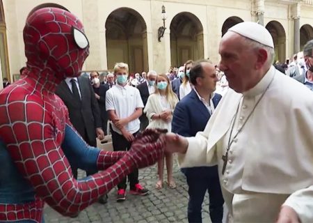 دیدار مرد عنکبوتی با پاپ فرانسیس