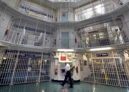 وضعیت هولناک اقلیت‌های قومی و مذهبی در زندان‌های انگلیس