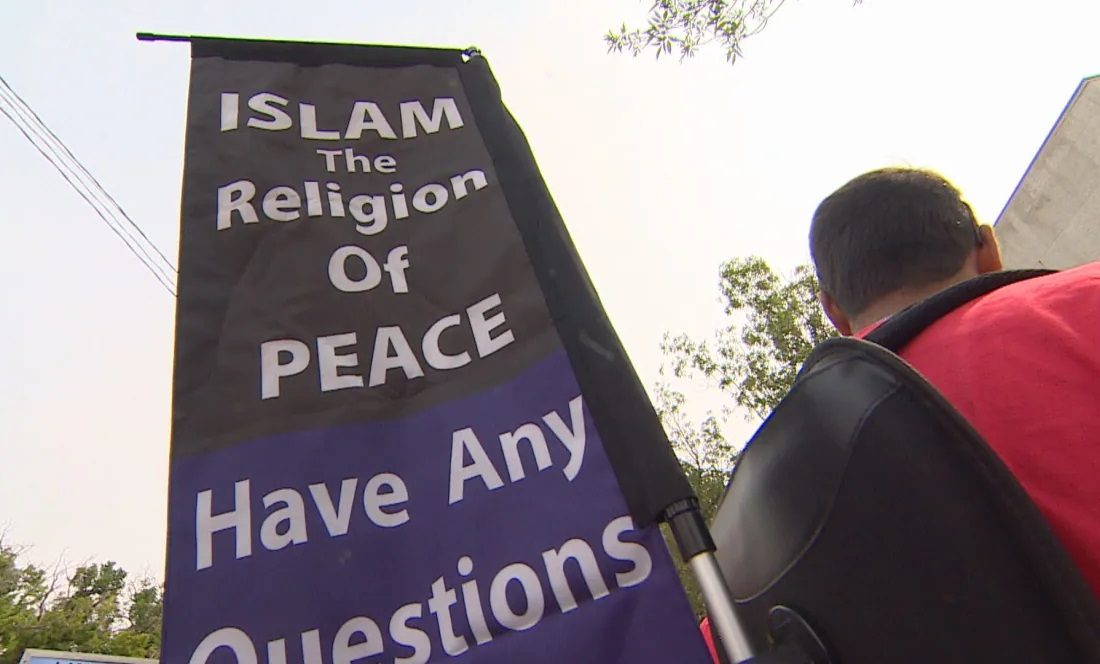 برپایی نمایشگاه سیار معرفی اسلام در کانادا از سوی جوانان مسلمان