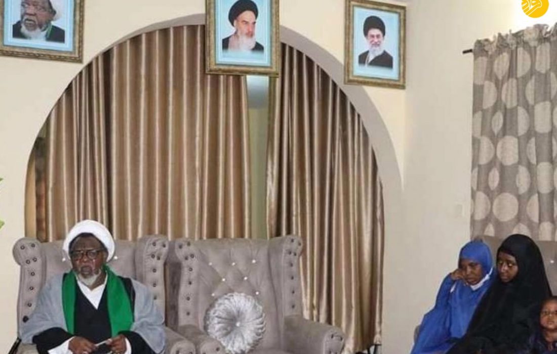 عکس امام و رهبری در خانه شیخ زکزاکی