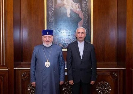 سفیر ایران در ارمنستان با رهبر دینی ارامنه دیدار کرد