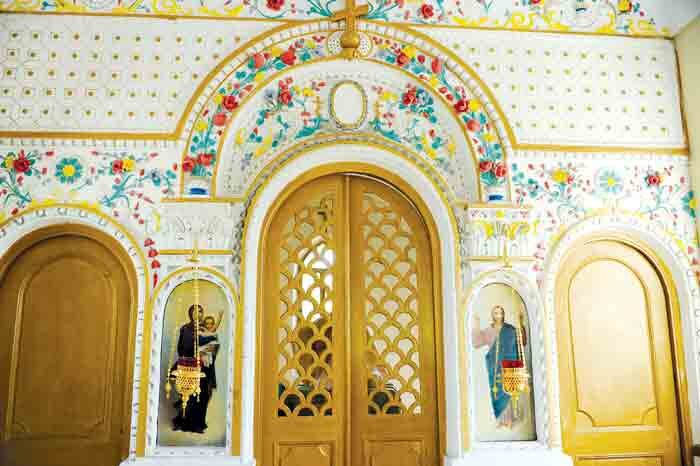 کلیسای مادور، آرامستان روس‌ها