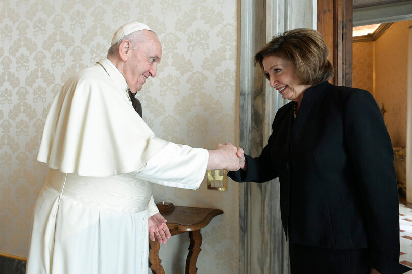 «جدایی دین از سیاست»؛ توجیه پاپ برای دیدار با نانسی پلوسی