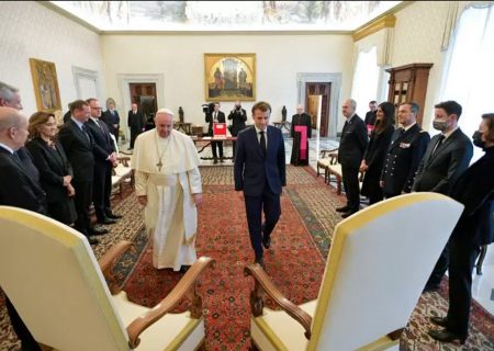 دیدار پاپ و مکرون در بحبوحه رسوایی جنسی کلیسای فرانسه