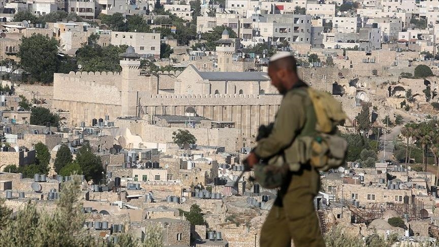 دستگیری یک فلسطینی توسط نیروهای اسرائیل در مسجد ابراهیمی
