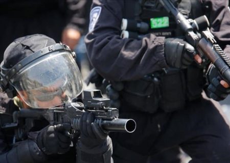 یک زن فلسطینی توسط نظامیان اسرائیل بازداشت شد