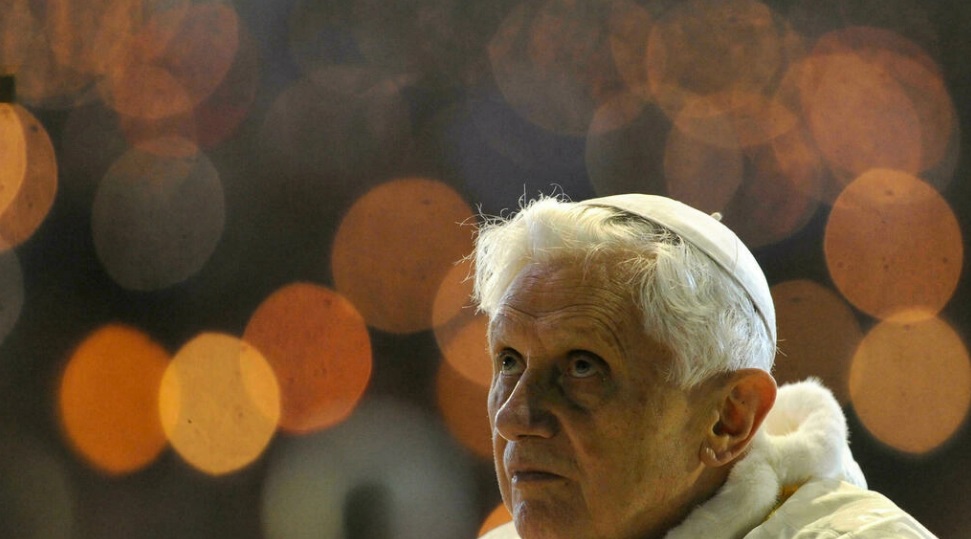 پاپ بندیکت شانزدهم تقاضای عفو کرد