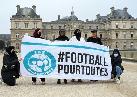 حمایت وزیر فرانسوی از فوتبالیست های محجبه این کشور