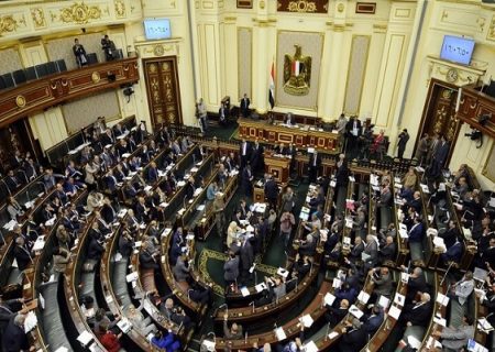 قانون ممنوعیت سخنرانی مذهبی بدون مجوز در مصر؛ سرکوب آزادی‌ها یا کنترل آشوب؟