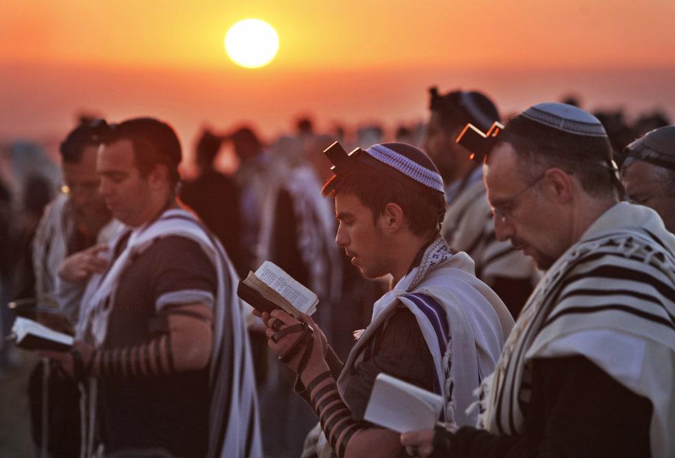  یهودیان می‌گویند دائمی کردن ساعات تابستانی نماز صبح را تهدید می‌کند