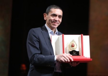 برگزیده جایزه مصطفی (ص) به عنوان مرد سال انتخاب شد