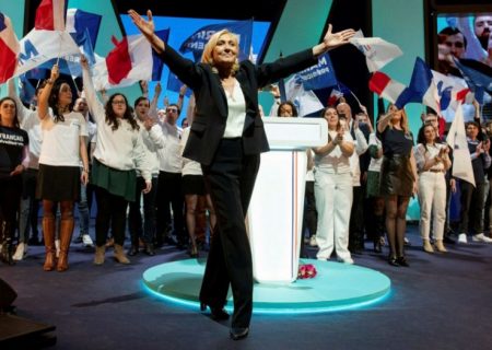 لوپن با شعار مبارزه با «اسلام رادیکال» به دور دوم انتخابات فرانسه راه یافت
