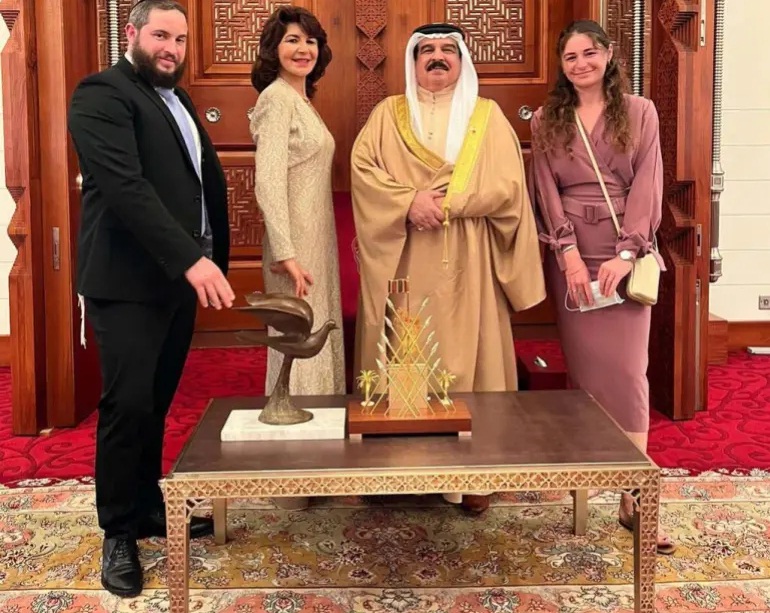 پادشاه بحرین در دیدار با هیئت صهیونیستی