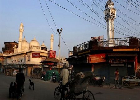 هند اجتماع بیش از ۲۰ نفر را در مسجد تاریخی ممنوع کرد