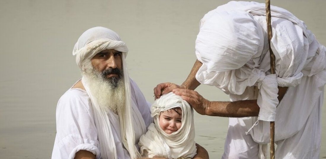 غسل تعمید کودکان مندایی در اهواز   