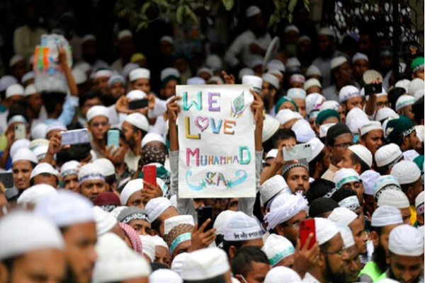 تظاهرات بنگلادشی‌ها در اعتراض به هتک حرمت مقدسات اسلامی در هند