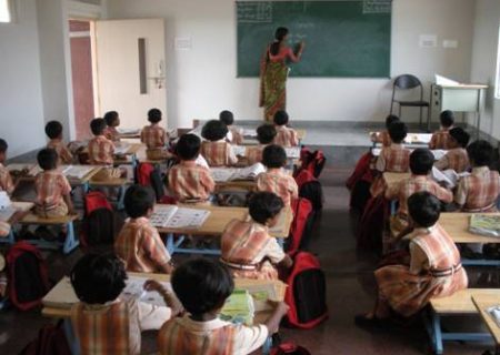 انتقال اسلام ستیزی در هند به برنامه‌های درسی مدارس