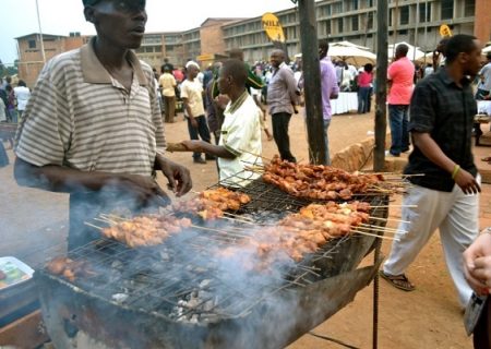 اعتراض به فروش گوشت خوک در مجاورت آرامگاه اسلامی اوگاندا