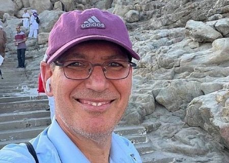 محکومیت حضور خبرنگار صهیونیست در مکه با هشتگ «یهودی در حرم»