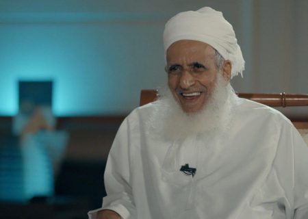 مفتی عمان: مکتب اباضیه با خوارج موافق نیست و اجرای شریعت بر دموکراسی رجحان دارد