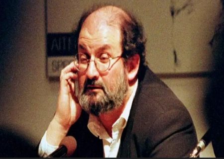 گروهک تروریستی منافقین حمله به سلمان رشدی مرتد را محکوم کردند