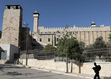 اسرائیل در اعیاد یهودی به مسلمانان اجازه ادای نماز و گفتن اذان در مسجد ابراهیمی را نمی‌دهد