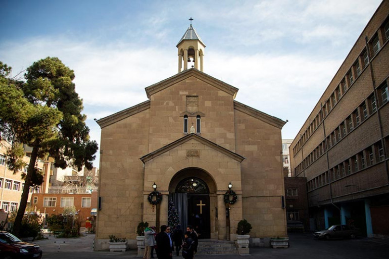 کلیسای مریم مقدس تهران؛ محل عبادت مسیحیان تهران و موزه‌ای برای تاریخ مسیحیت