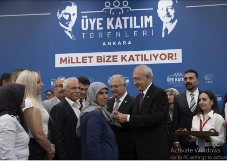 معذرت‌خواهی رهبر اپوزیسیون ترکیه از زنان محجبه؛ تغییر رویکرد صادقانه یا تبلیغات انتخاباتی؟