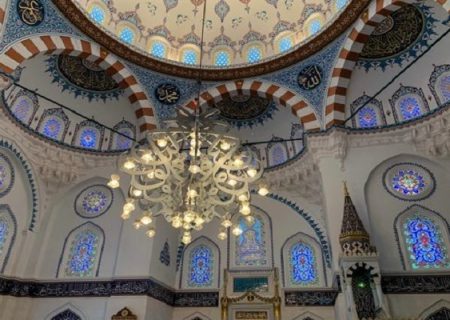 مسجد جامع توکیو؛ بزرگترین عبادتگاه مسلمانان ژاپن به سبک معماری عثمانی
