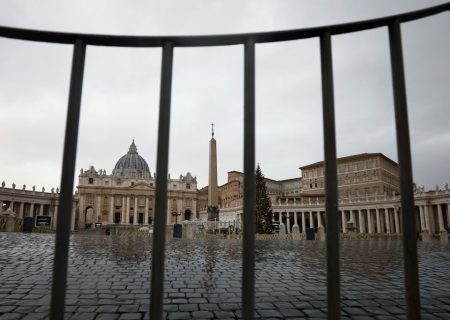 خانواده قربانیان آزارهای جنسی کلیسا از پاپ درخواست کمک کردند