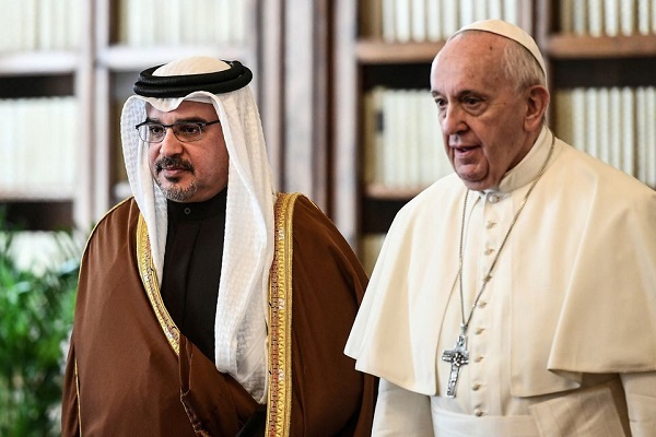 به نام «صلح»، به کام «سلطه»؛ سفر پاپ به بحرین در آستانه انتخابات نامشروع