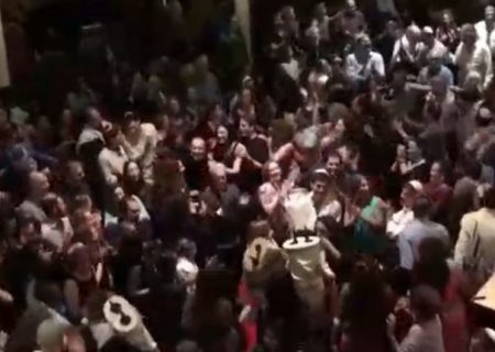 شراب‌خواری و رقص یهودیان در جشن سیمخا تورا