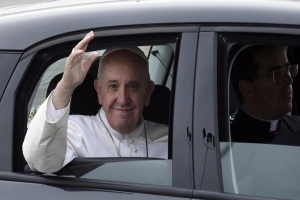 پاپ وارد بحرین شد