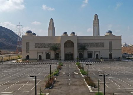بزرگترین مسجد شیعیان عمان افتتاح شد