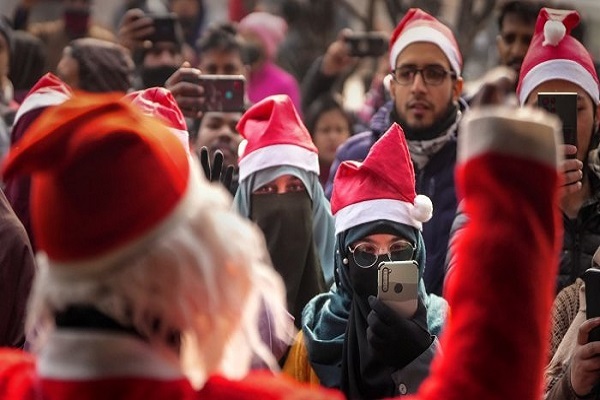 مشارکت مسلمانان کشمیر در جشنهای سال نوی میلادی