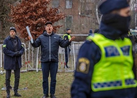 تهدید افراط‌گرای سوئدی به آتش ‎زدن قرآن مقابل سفارت روسیه