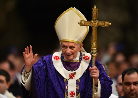 بازخوانی پاسخ رهبر انقلاب به پاپ بندیکت شانزدهم