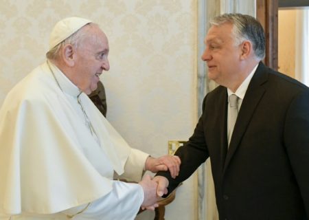 پاپ با «مدافع اروپای مسیحی در برابر مهاجران» ملاقات می‌کند
