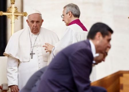 پاپ فرانسیس: استعفای پاپی نباید به یک سنت تبدیل شود