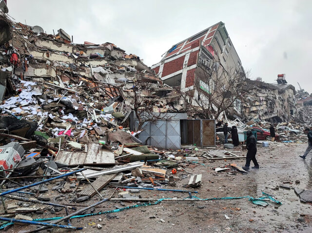 سیاست بهائیت در کمک به زلزله زلدگان ترکیه