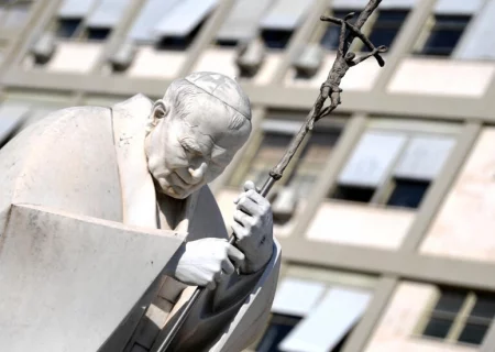 یک افشاگری؛ «پاپ ژان پل دوم» آزارهای جنسی در کلیسای لهستان را مخفی کرده بود
