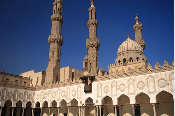 الازهر: هتک حرمت قرآن در ماه رمضان یک اقدام تروریستی نفرت‌انگیز است
