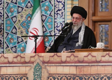 رهبر انقلاب در جمع زائران و مجاوران رضوی؛ منظور دشمن از دگرگونی تغییر هویت جمهوری اسلامی است
