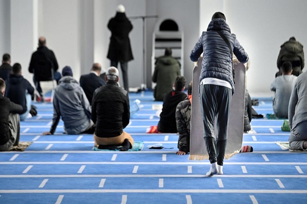 پیشی‌گرفتن تعداد مسلمانان ملتزم به شعائر دینی از مسیحیان در فرانسه