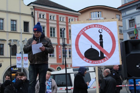 تبعیض و نژادپرستی علیه مسلمانان دانمارک به روایت یک تازه مسلمان